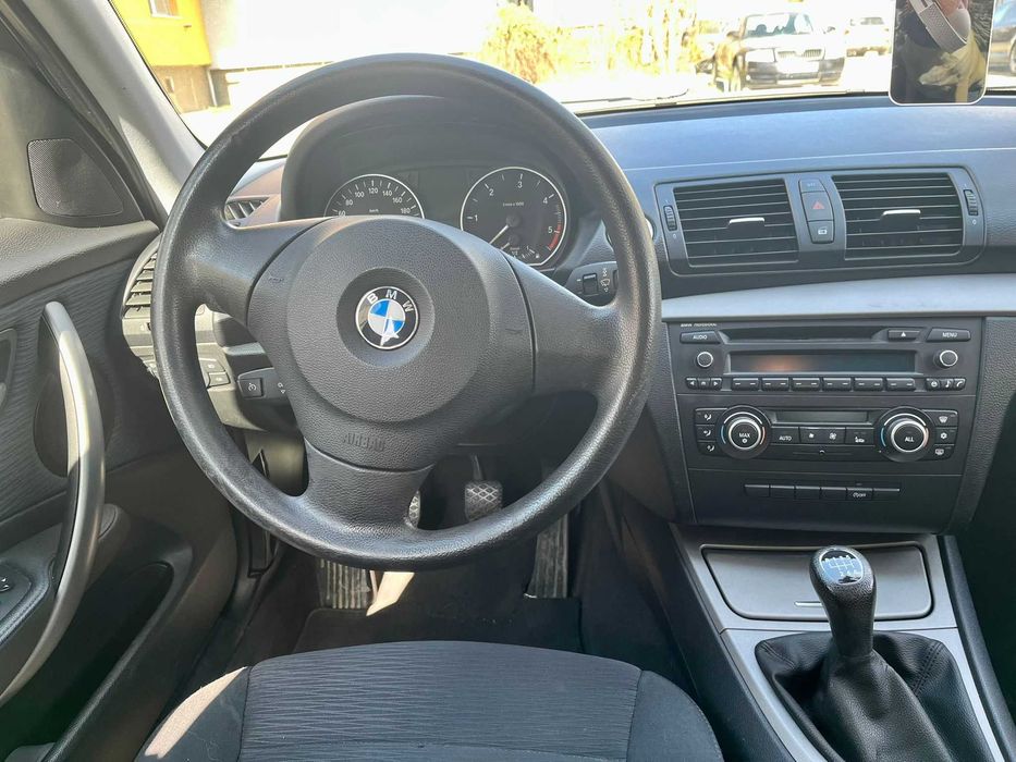 BMW 1 Series 2010 — imagine 4