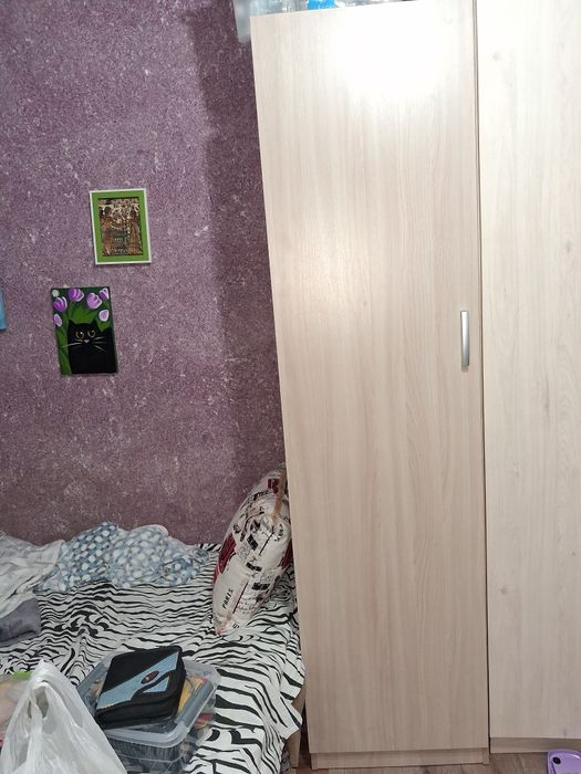 Продам шкаф узкий