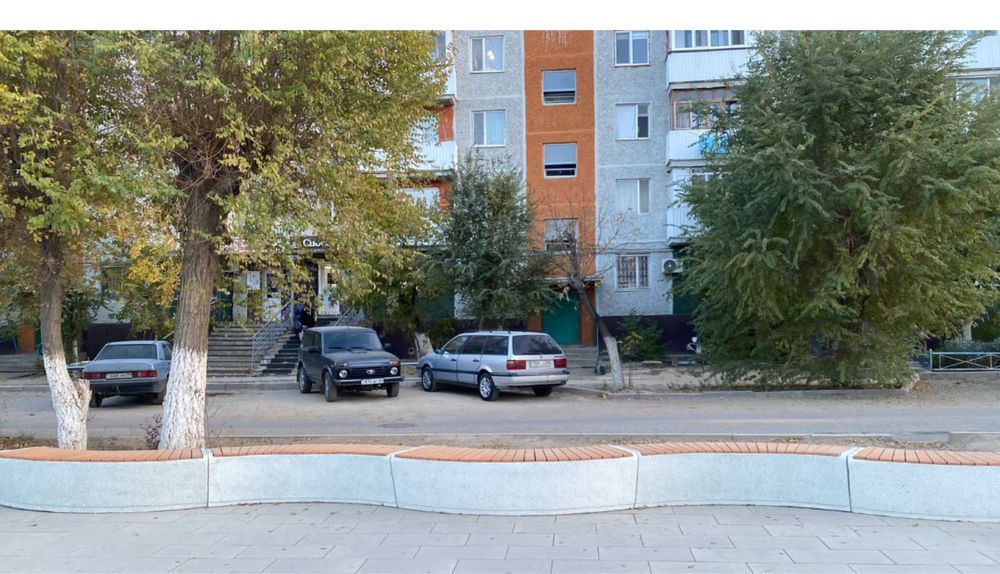 Продам 3-х комнатную кв , на 2 этаже в центре города.