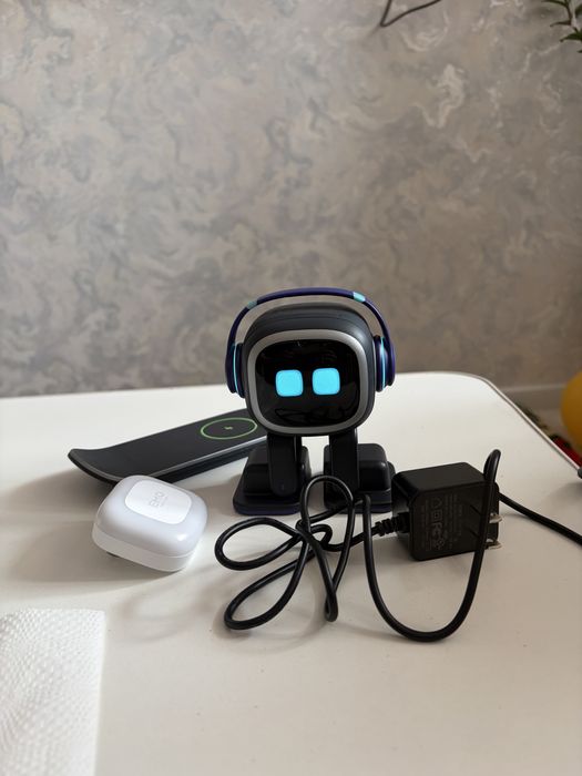 Робот EMO с chat gpt