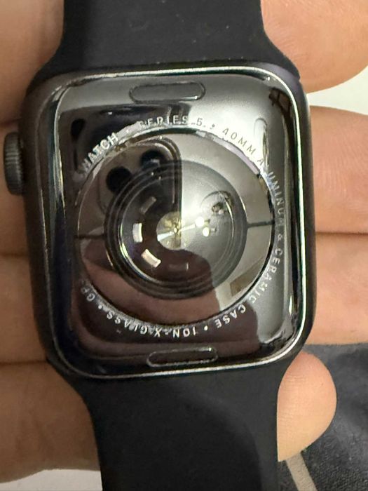 Apple Watch Часовник Series 5 40mm Алуминиев Space black - оригинален
