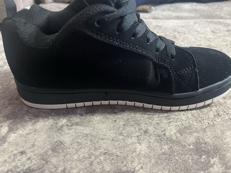 Весенние кроссовки