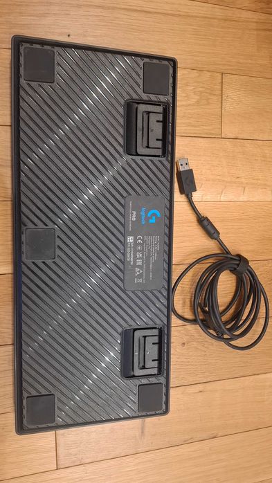 Гейминг клавиатура Logitech - G  PRO със суичове GX Blue (Clicky)