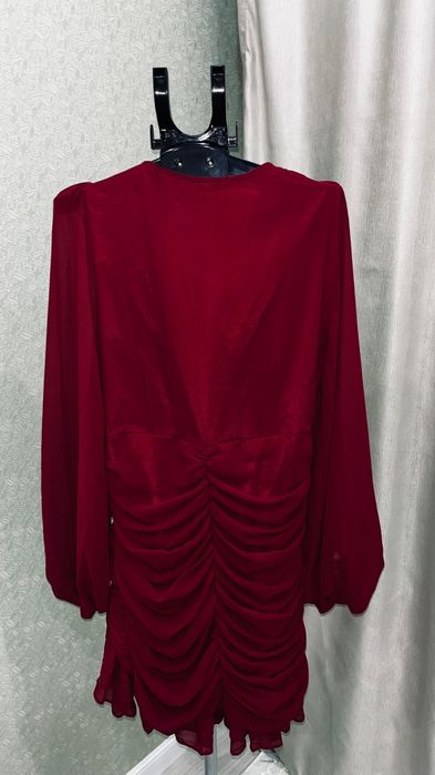 Продаю платье в отличном состоянии