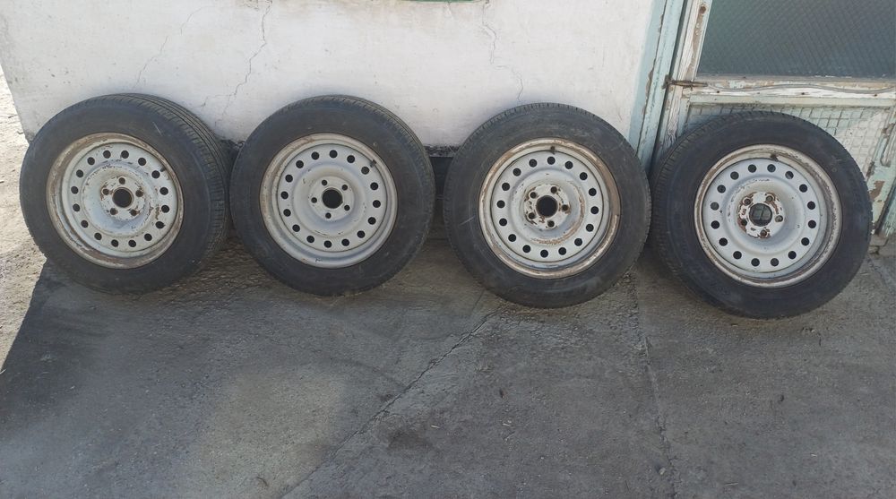 Продам летнюю резину с дисками газ 3110