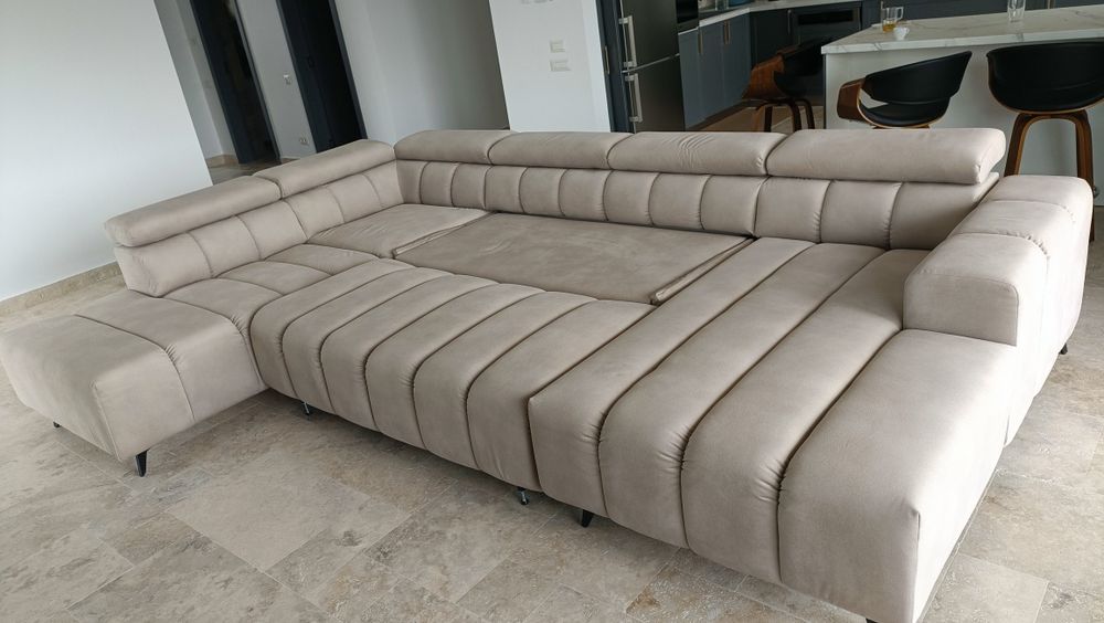 Vand canapea noua STAER