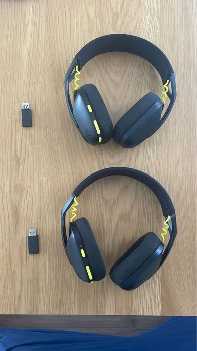 Vand 2 perechi de casti