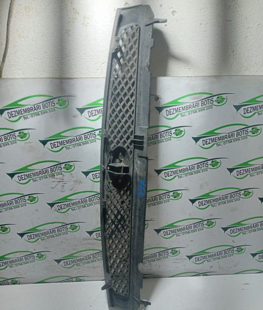 Grila bara fata centru Ford Fiesta a 5-a generatie
