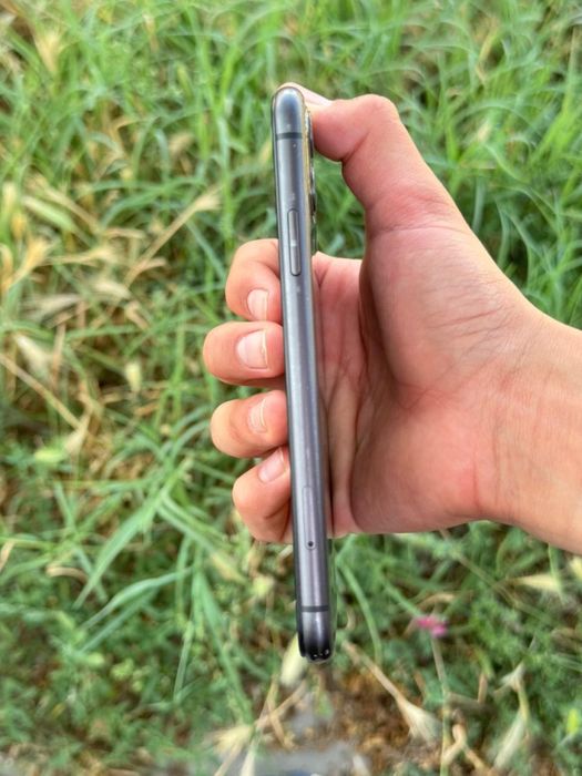 Iphone 11 // 64 GB