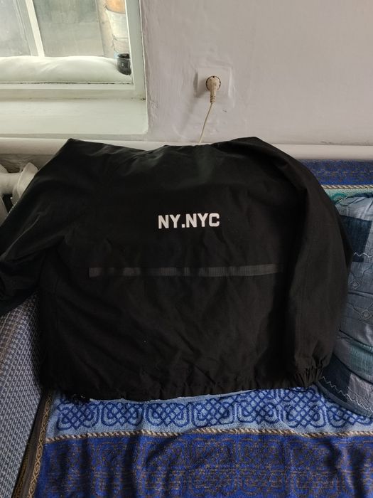 Продам шорты и куртку