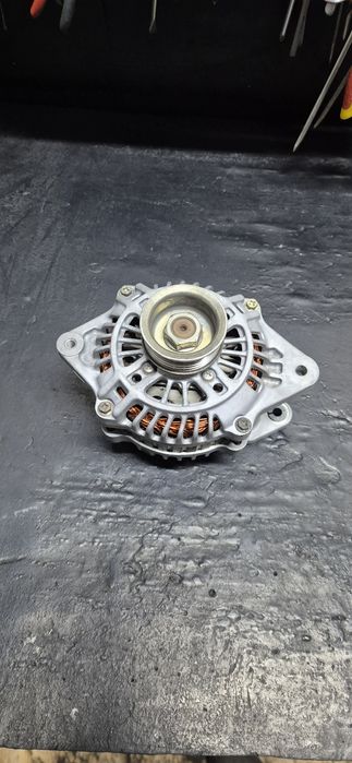 Генератор Subaru 2х контактный.