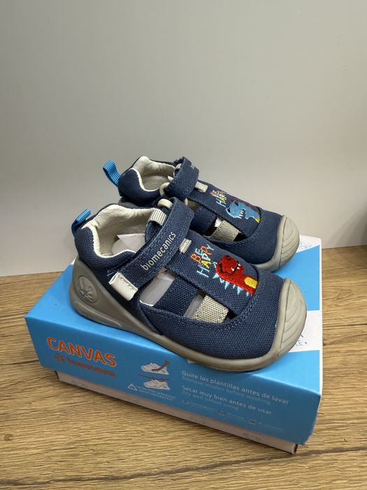 Продавам детски Сандали Biomecanics