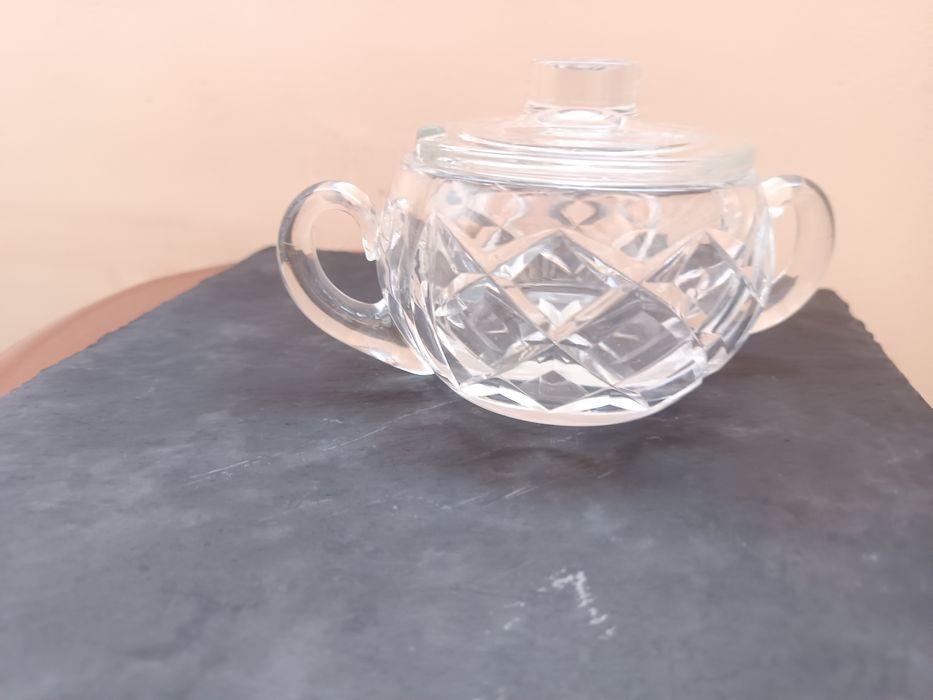 Кристална купа за плодове и кристална захарница