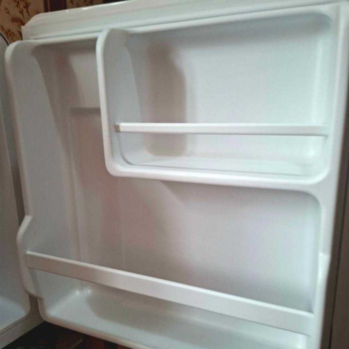 Мини-холодильник Midea MDRD86SLF01 47 л, однодверный, ретро-дизайн, А+