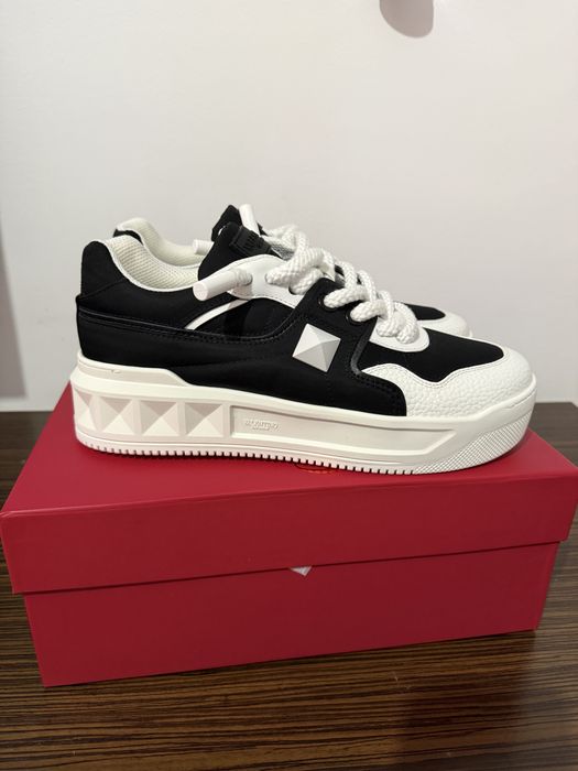 Valentino Garavani One Stud XL