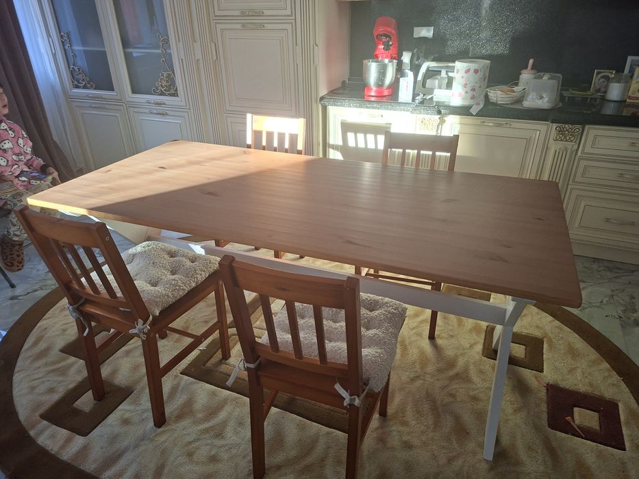 Masa 8 persoane  din lemn