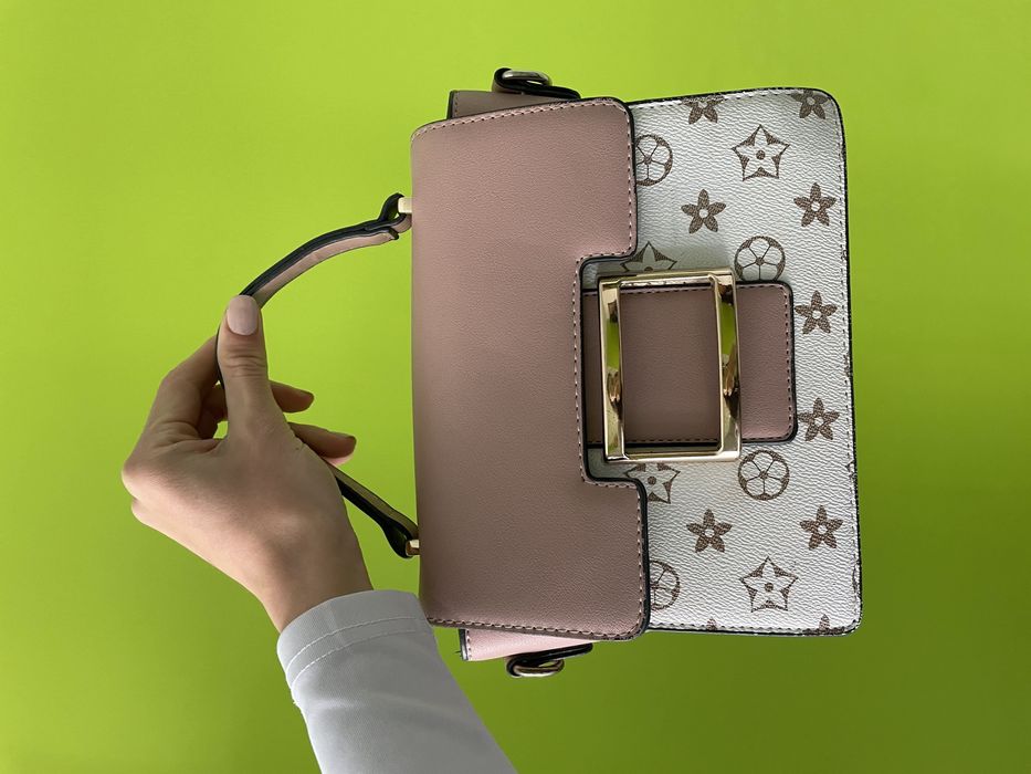 Нова малка чантичка