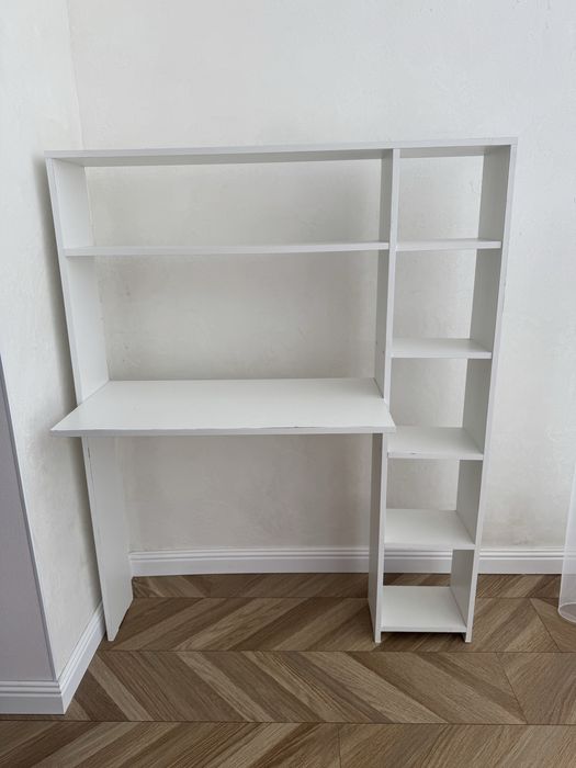 Продам столик для учебы, работы, косметики