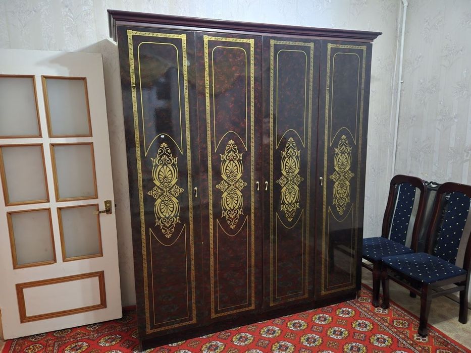 Продаётся спальня гарнитур.