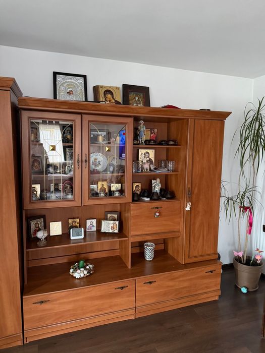 Vând mobilă sufragerie