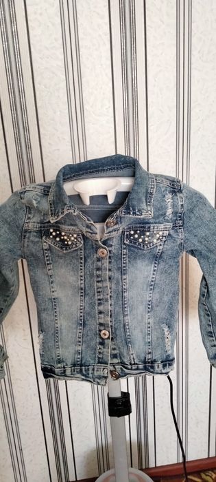 Продам детские куртки