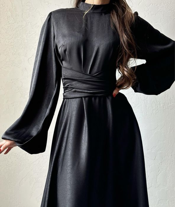 Платье с поясом