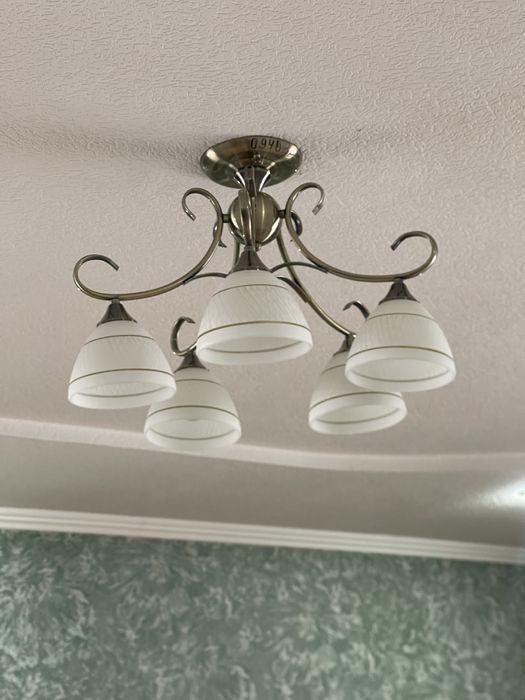 Люстры на разные комнаты