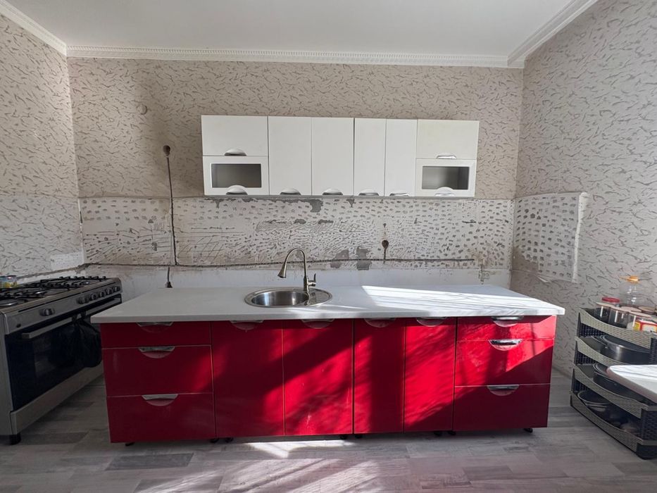 Продаётся кухонный гарнитур!