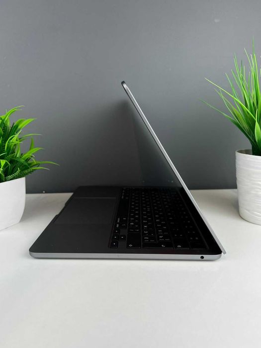 MacBook Air 2022, 12663а6307