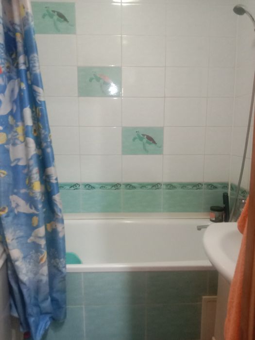 Срочно продам 2 комн.кв.в 4 мкр