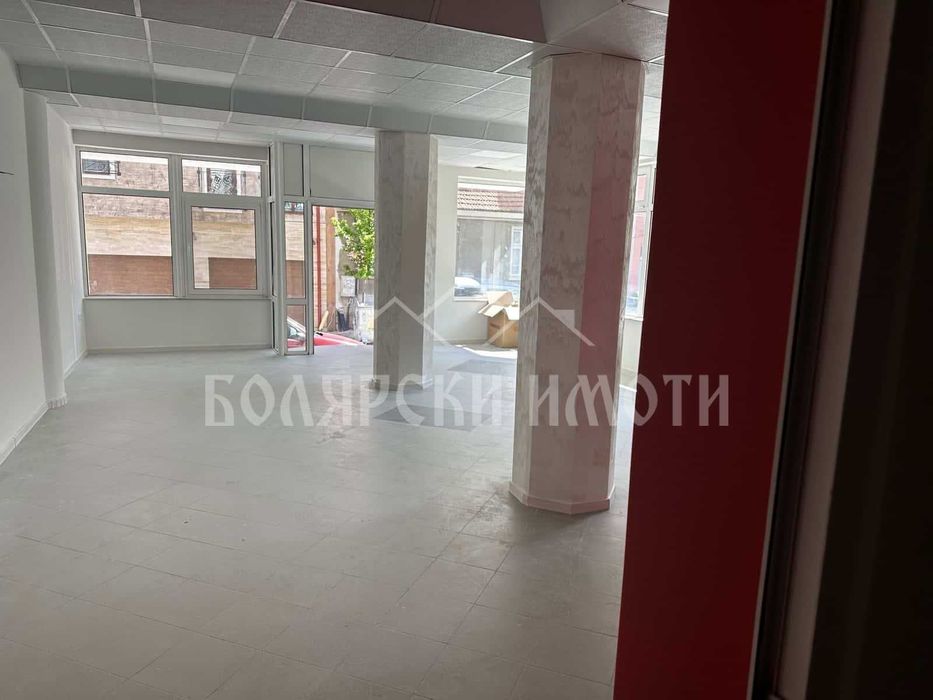 Продава се Магазин в Велико Търново, Център - 111 кв.м за 1354 €/кв.м - Снимка #1