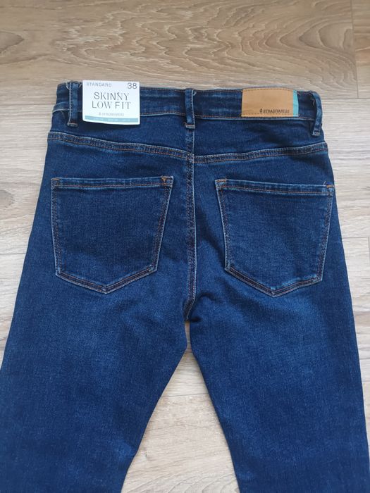 Нови дънки Stradivarius 38 размер