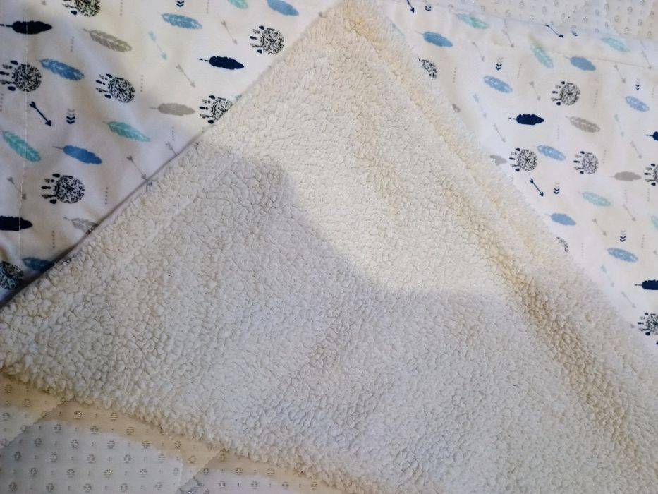 Бебешки  одеалца/пелени, дрешки и обувчици