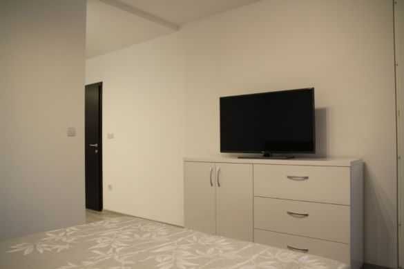 Дава се под наем Едностаен апартамент в Бургас, Лазур - 45 кв.м за 127.5 € - Снимка #3