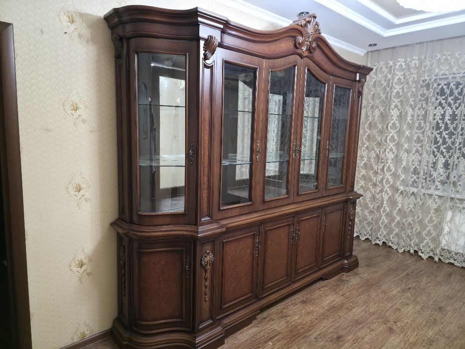 Продам большой шкаф горка