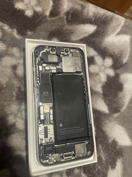 Iphone13pentru piese