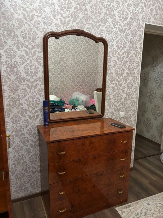 Продается спальный гарнитур
