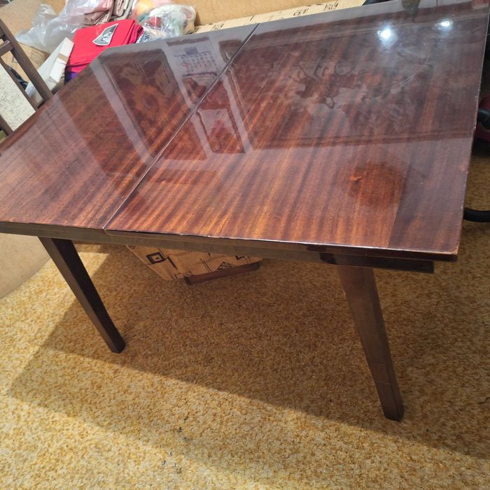 Разтегателна дървена маса