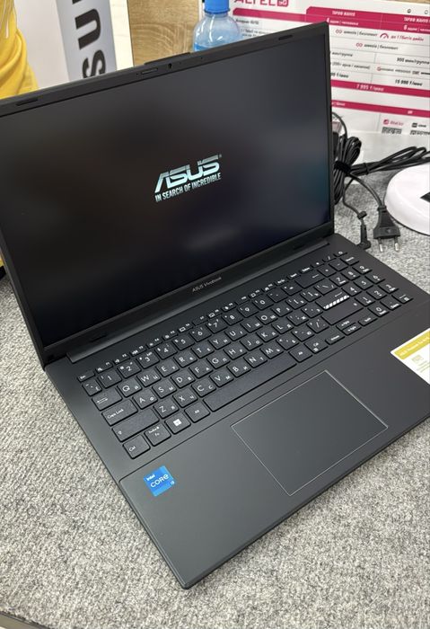 Ноутбук продаю.