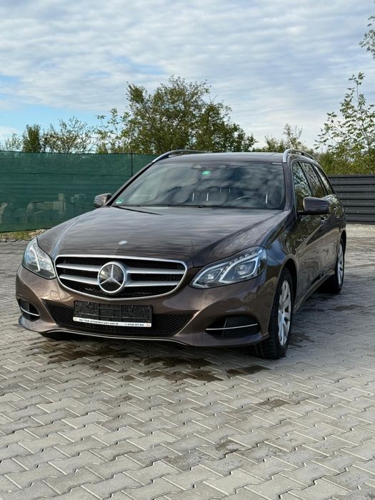 2014 Mercedes-Benz E300 BlueTec Hybrid (Break)