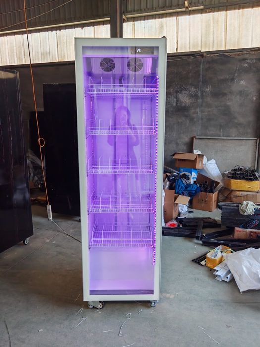 Витринный холодильник для магазина