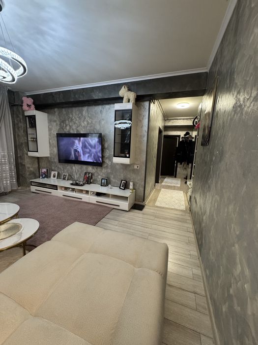 Vand apartament cu 3 camere direct propietar !