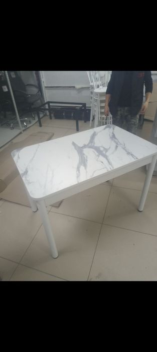 Продам стол состояние новый