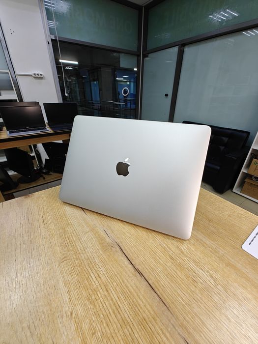 Apple MacBook Air 13 | Core i3 | 8/256 | Silver