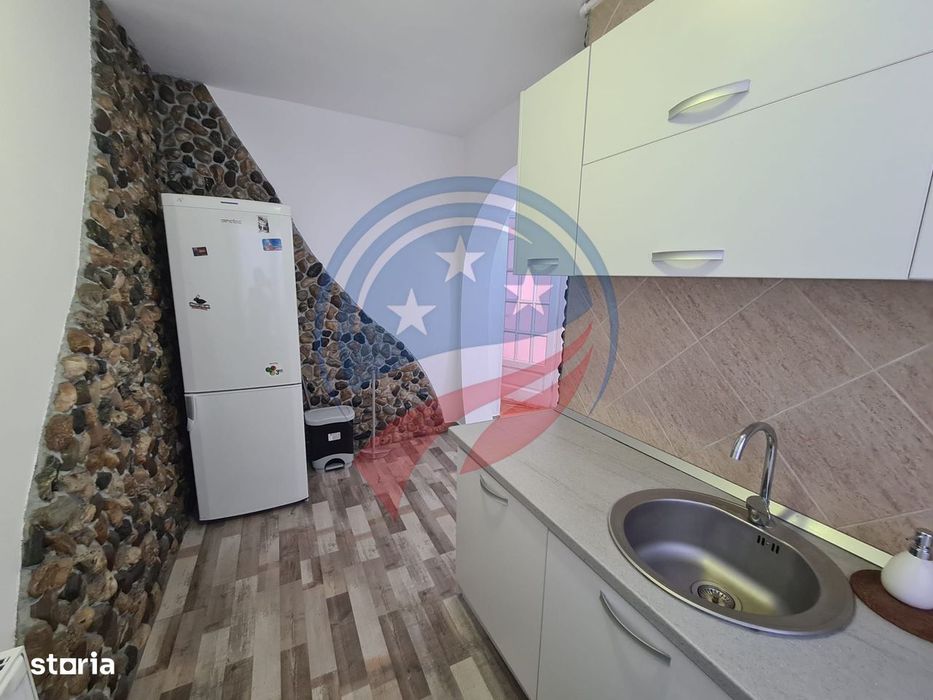 Apartament ultra central cu 2 camere decomandat complet utilat