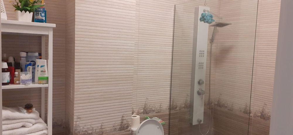 Apartament 3 camere ,81 mp, 2 băi ,2 balcoane ,centrala proprie