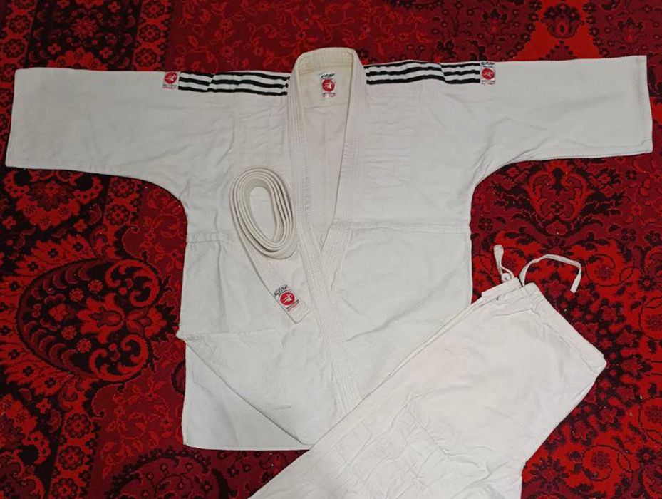 Кимано Дзюдоги белое,