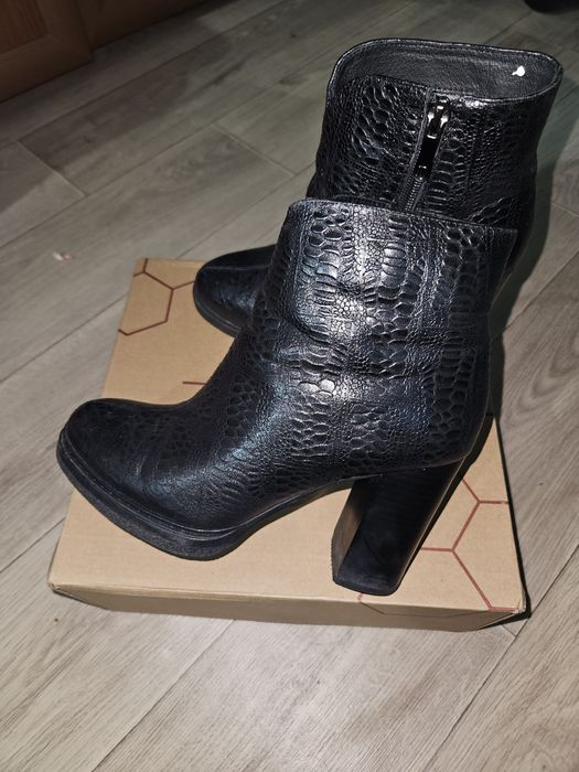 Продам зимние сапоги