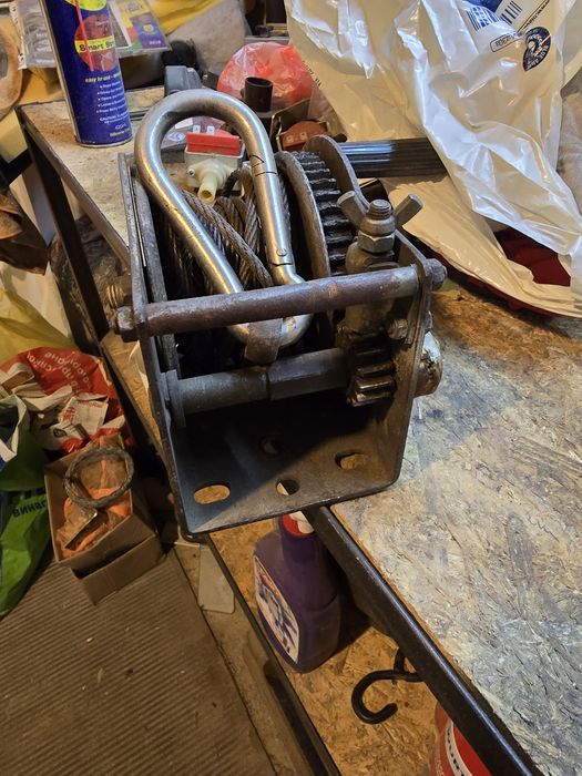 Лебедка със стоманено въже