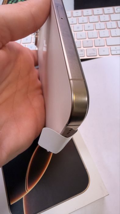 Apple iPhone 16 Pro Max 256GB - Desert Titanium